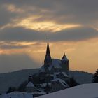 Sonnenuntergang hinter der Basilika auf dem Liebfrauenberg in Rankweil