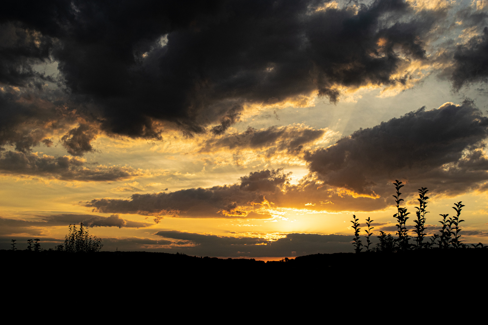 Sonnenuntergang hinter der Burg