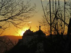 Sonnenuntergang hinter der burghauser Burg