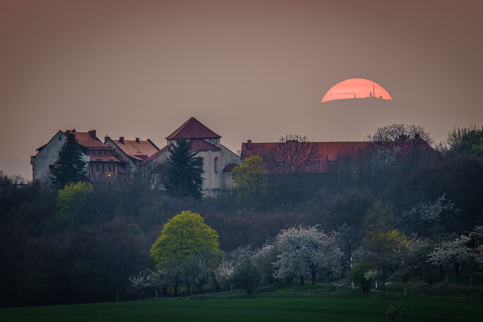 Sonnenuntergang hinter der Konradsburg - Tag 1