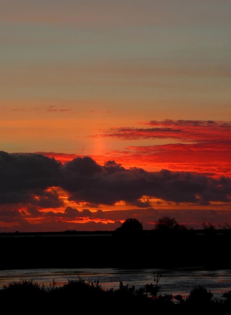 Sonnenuntergang hinter der Saline