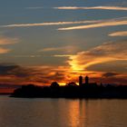 Sonnenuntergang hinter der Schloßkirche Friedrichshafen