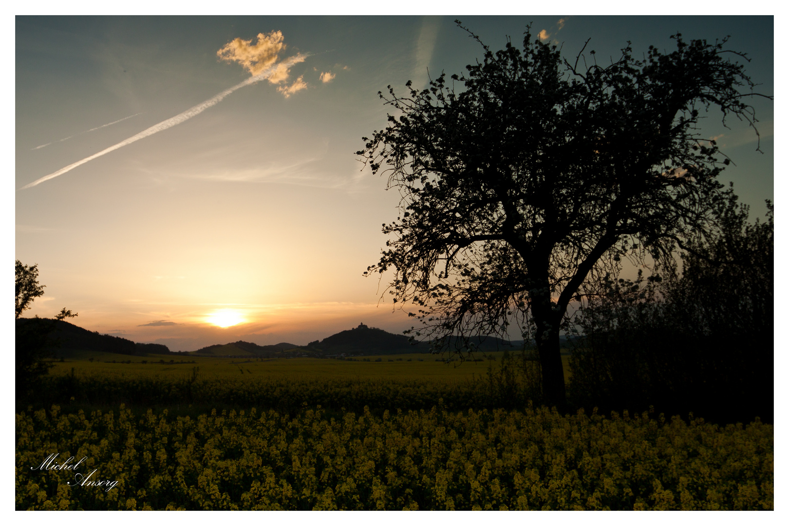 Sonnenuntergang hinter der Wachsenburg