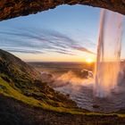 Sonnenuntergang hinterm Wasserfall