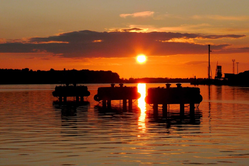 Sonnenuntergang im alten Hafen von Wismar