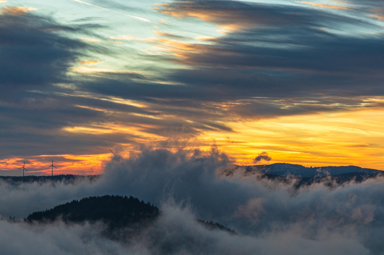 Sonnenuntergang im Brendnebel 