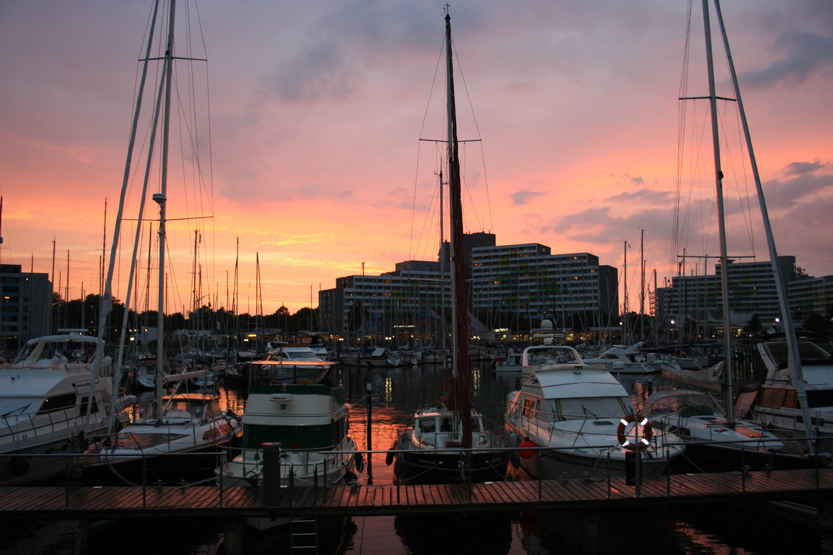 Sonnenuntergang im Damper Hafen