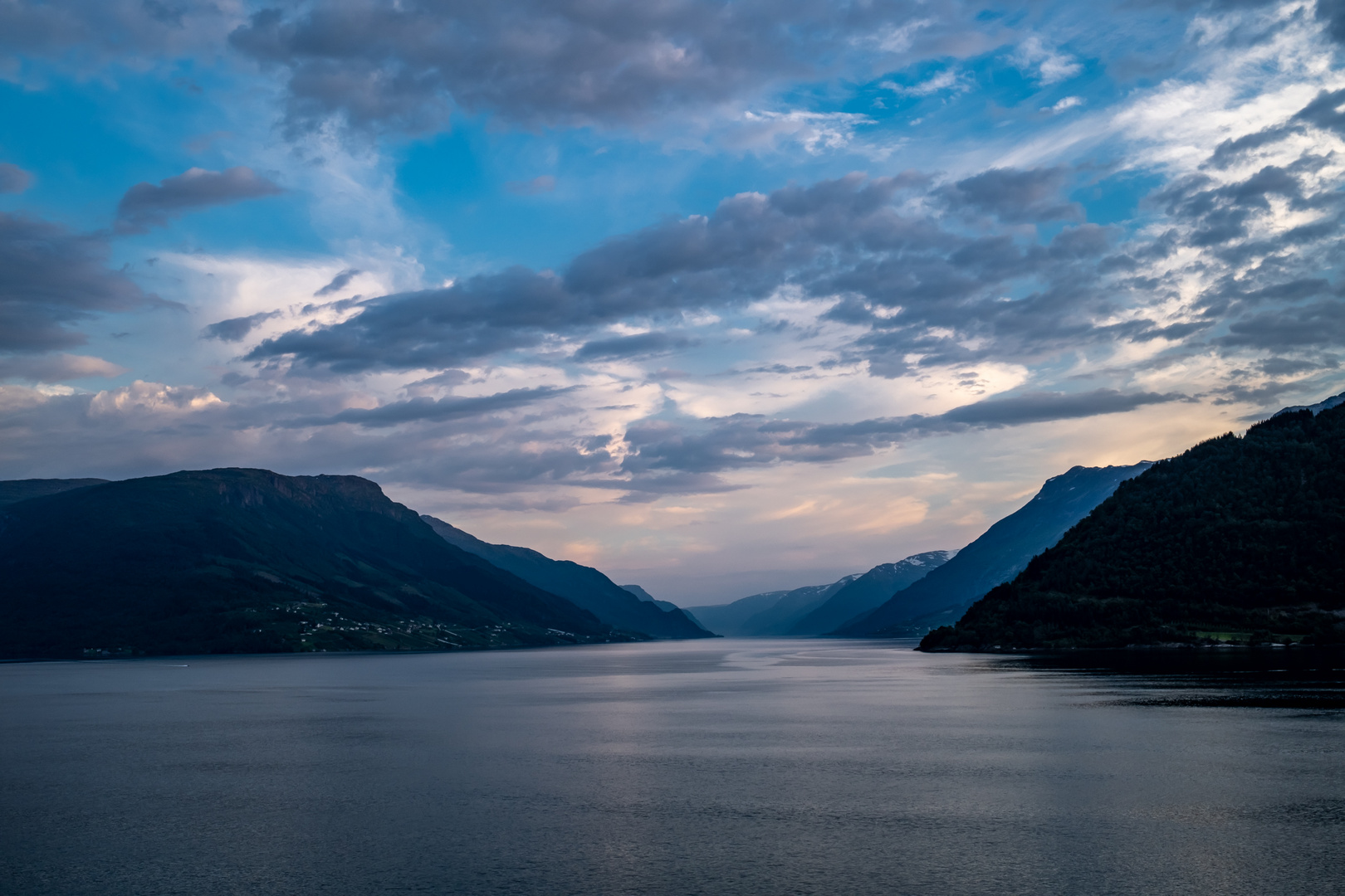 Sonnenuntergang im Fjord