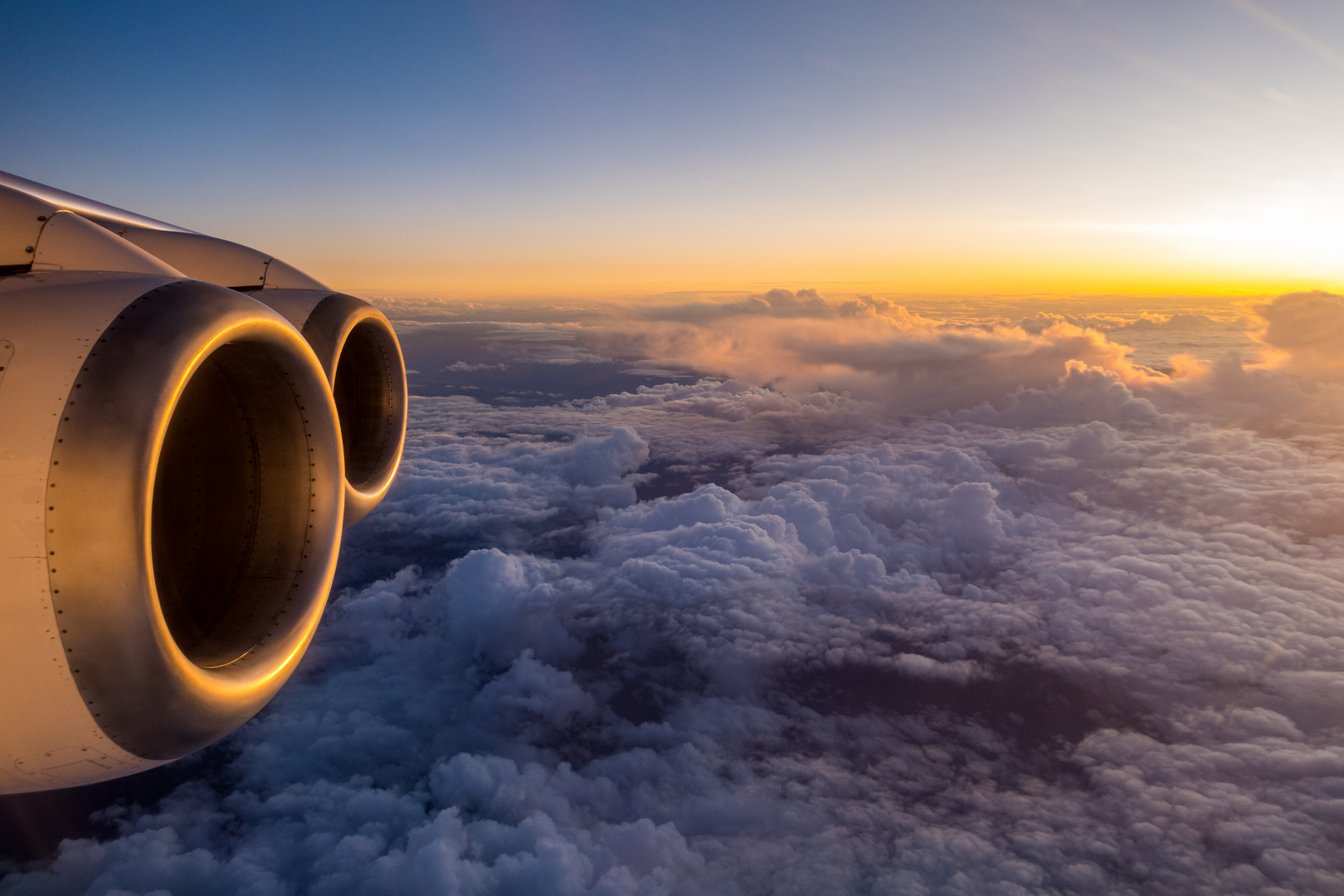 Sonnenuntergang im Flugzeug