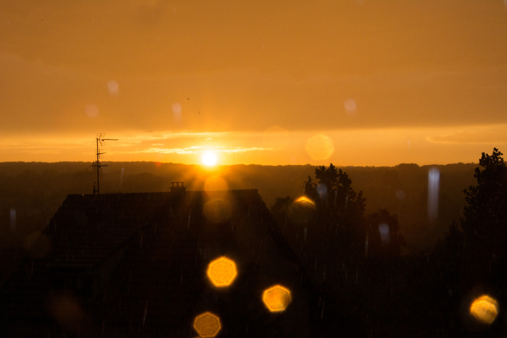 Sonnenuntergang im Gewitter