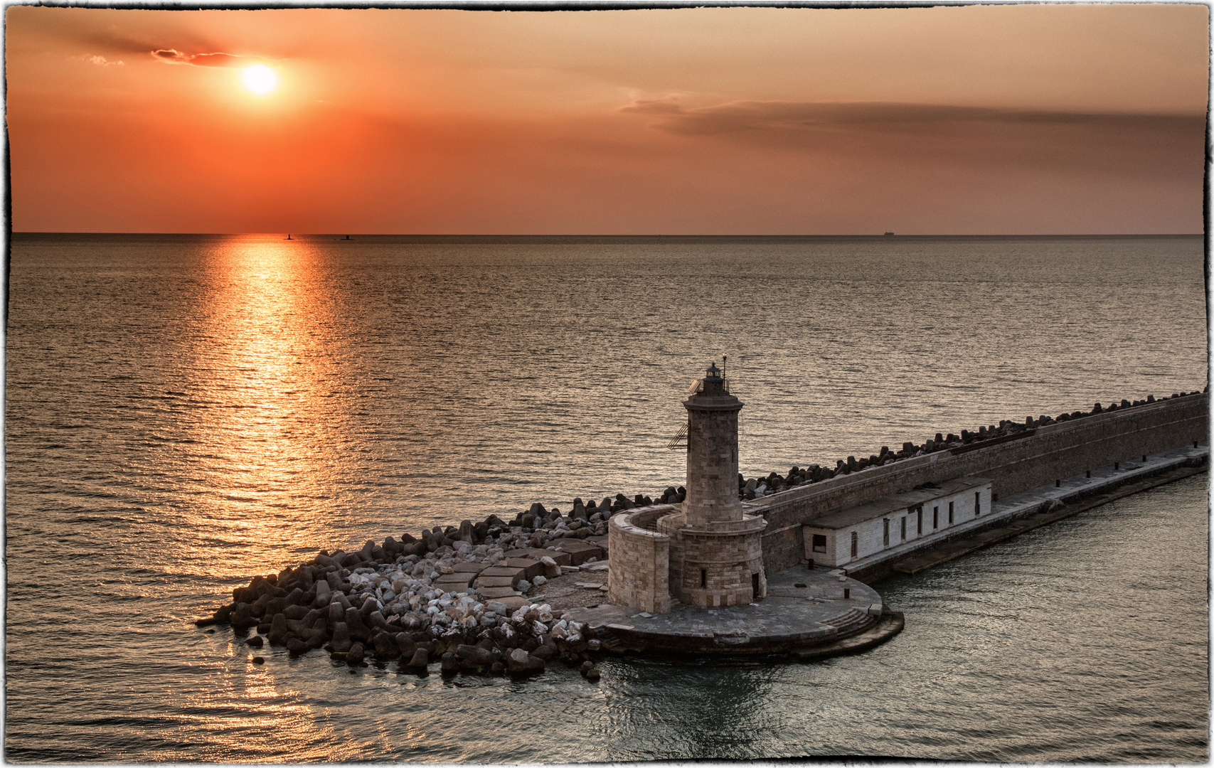 Sonnenuntergang im Hafen