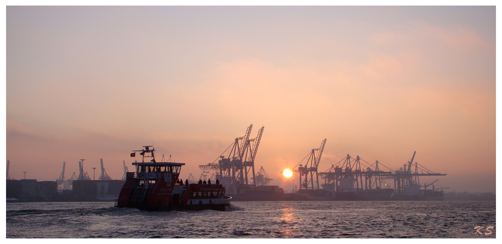 Sonnenuntergang im Hafen 1