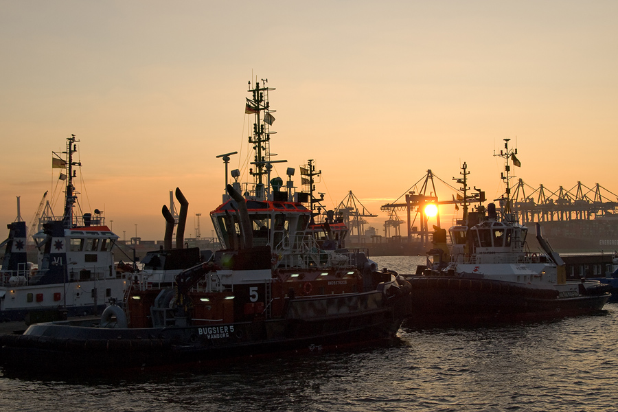 Sonnenuntergang im Hafen 2