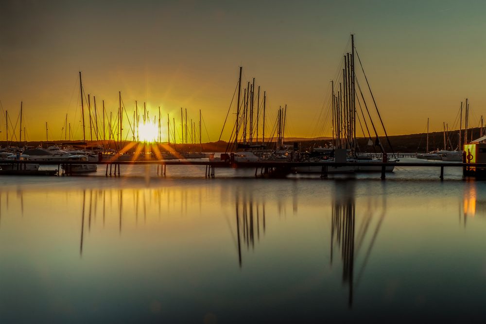 Sonnenuntergang im Hafen