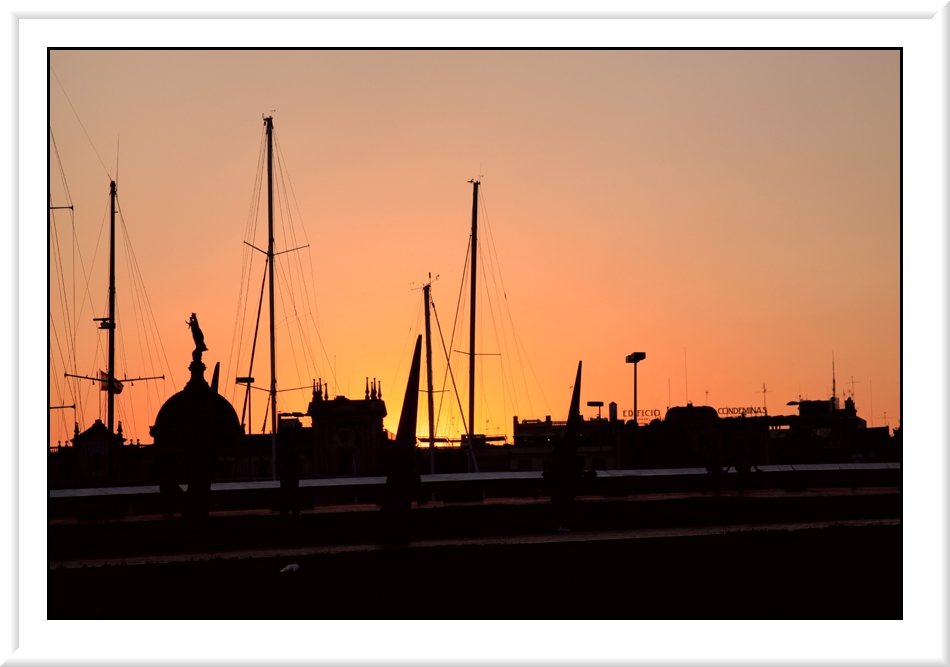 Sonnenuntergang im Hafen