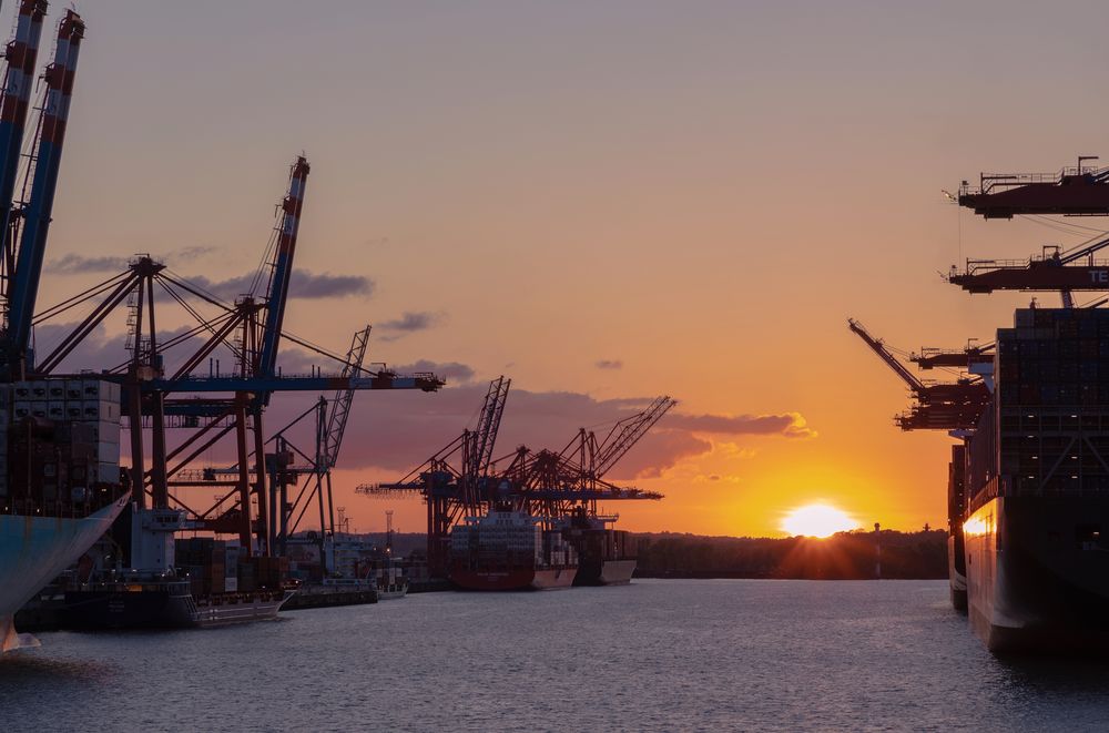 Sonnenuntergang im Hafen