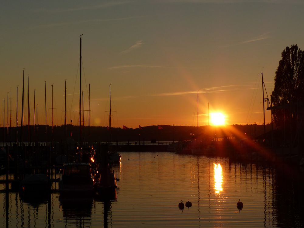 Sonnenuntergang im Hafen