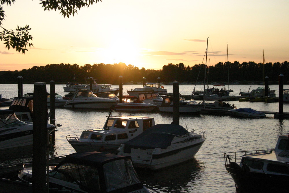 Sonnenuntergang im Hafen