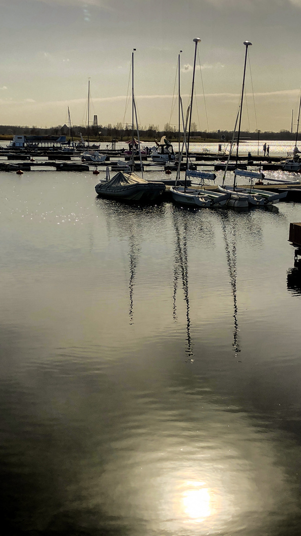 Sonnenuntergang im Hafen