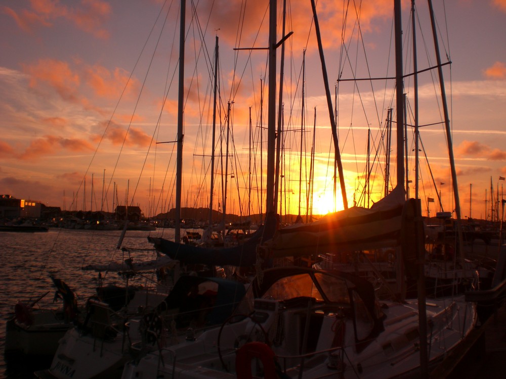 Sonnenuntergang im Hafen
