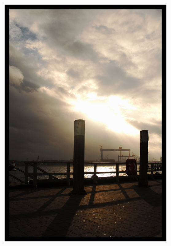 Sonnenuntergang im Hafen