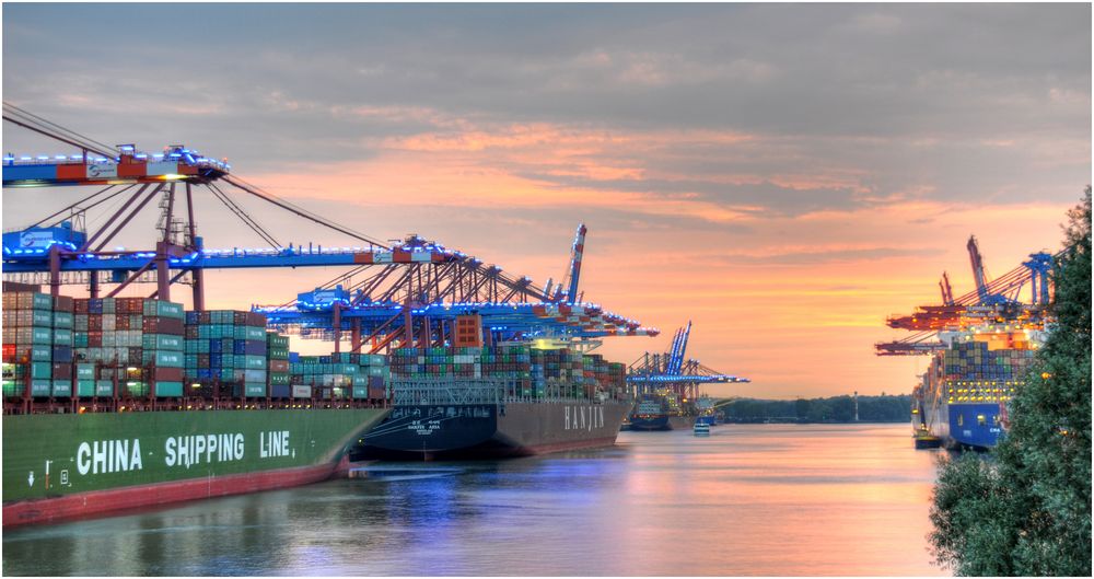 Sonnenuntergang im Hafen