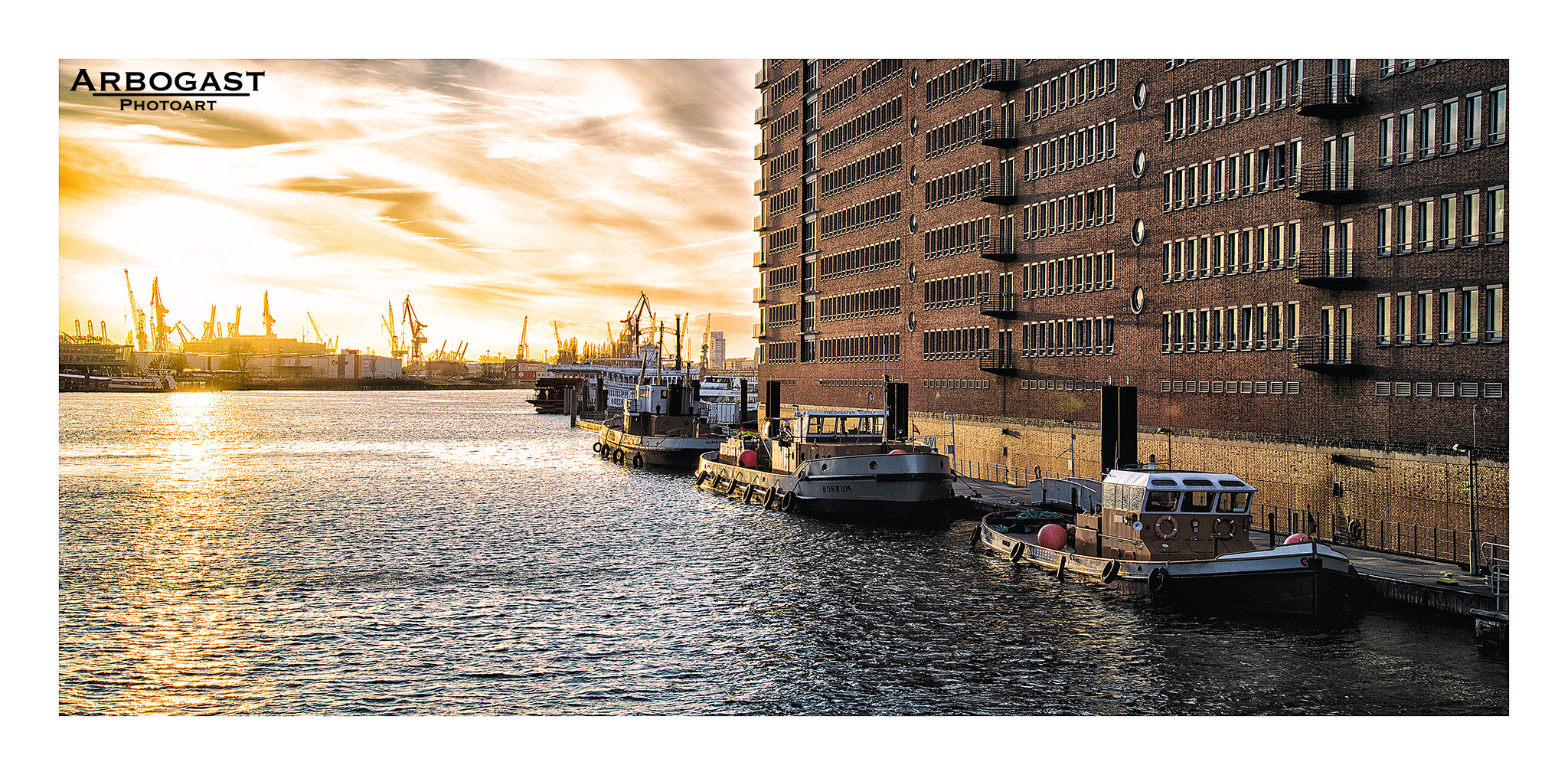 Sonnenuntergang im Hafen