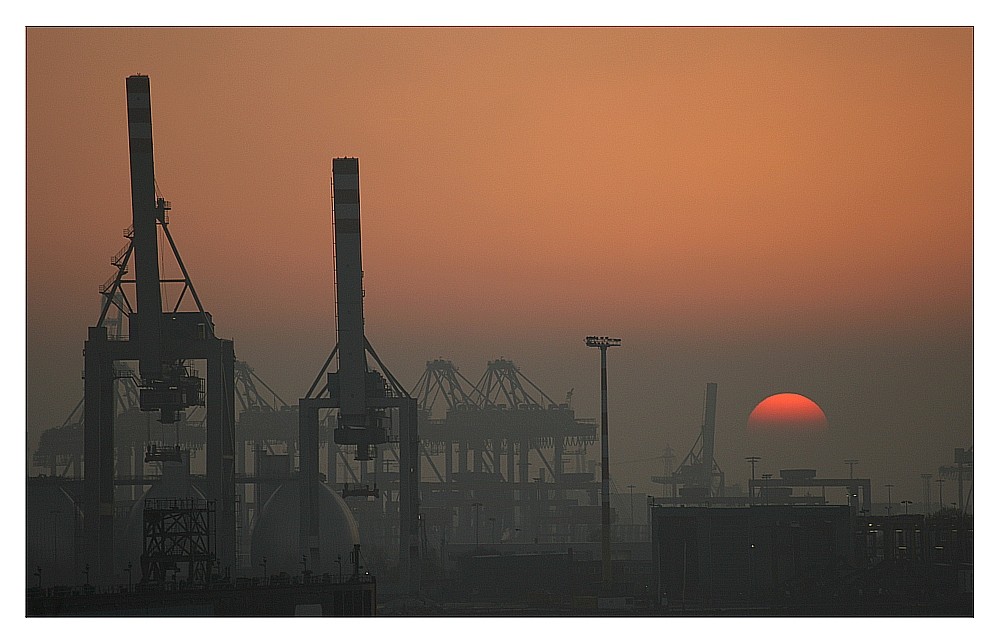 Sonnenuntergang im Hafen