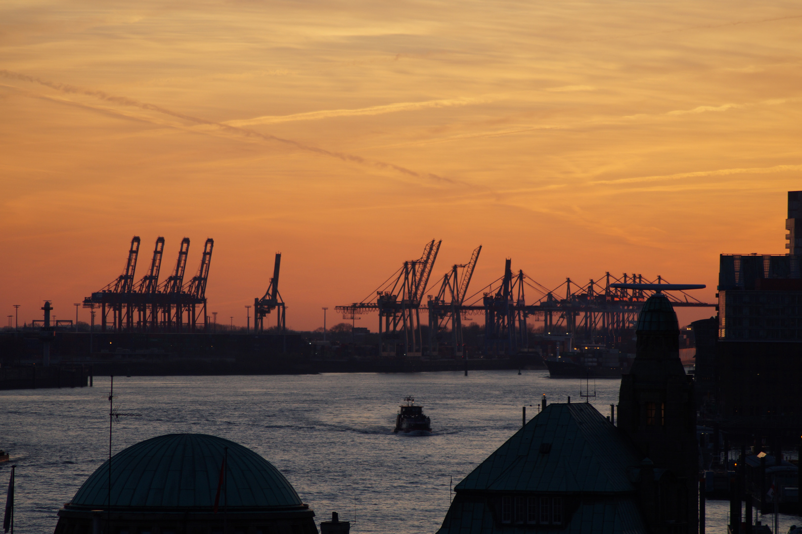 Sonnenuntergang im Hafen