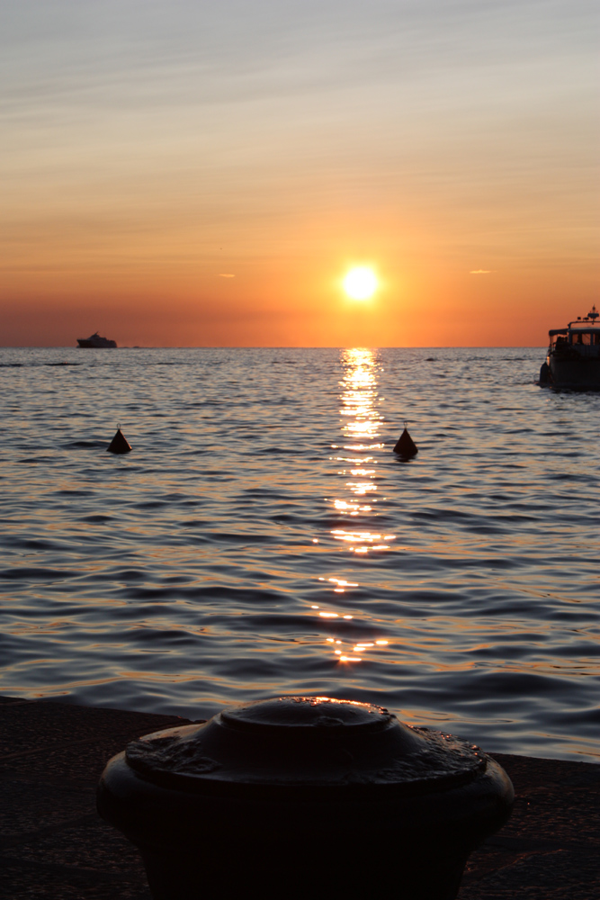 Sonnenuntergang im Hafen