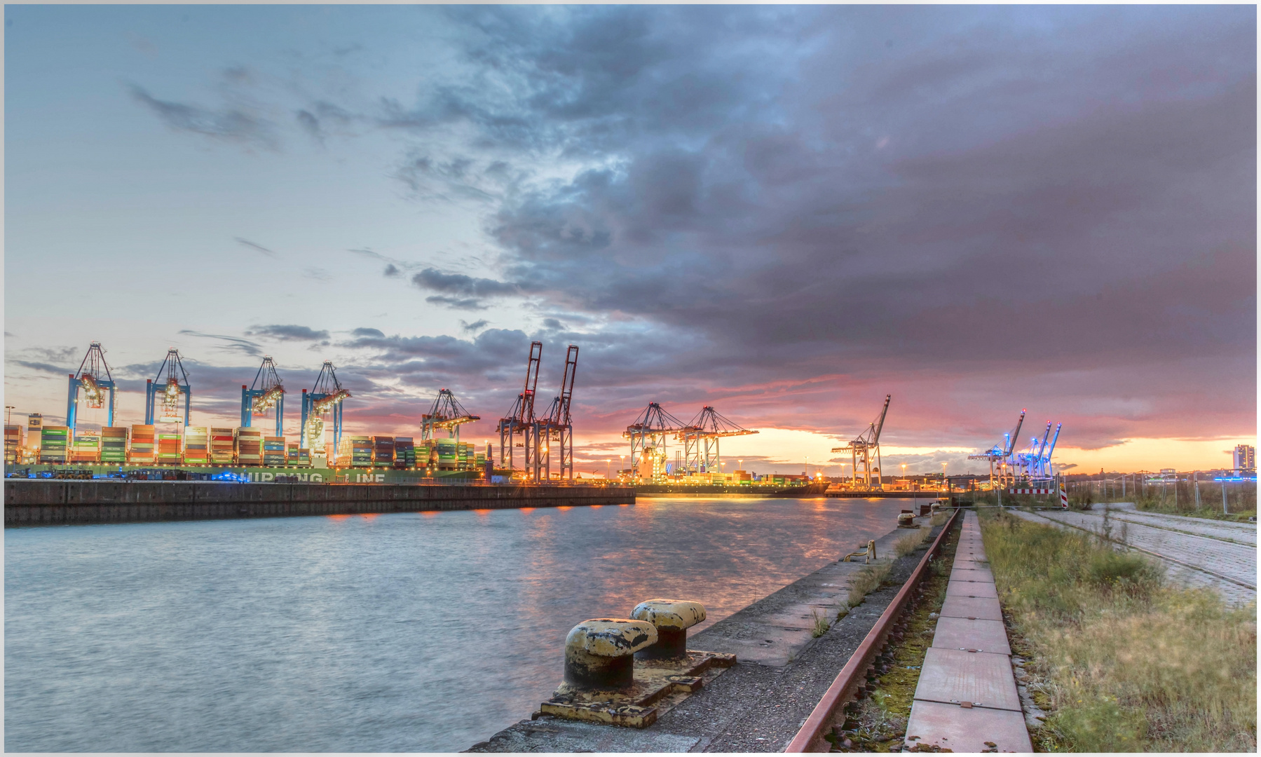 Sonnenuntergang im Hafen