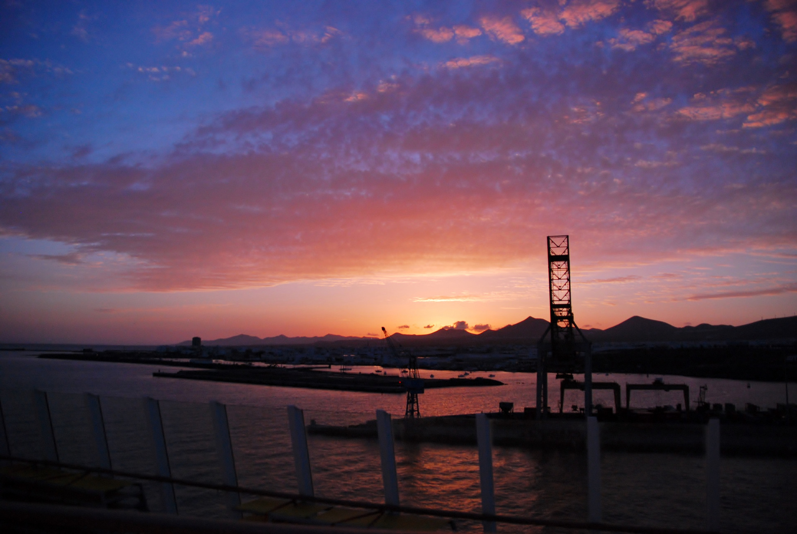 Sonnenuntergang im Hafen