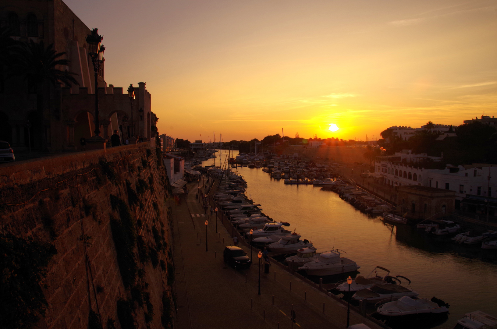 Sonnenuntergang im Hafen von Ciutadella