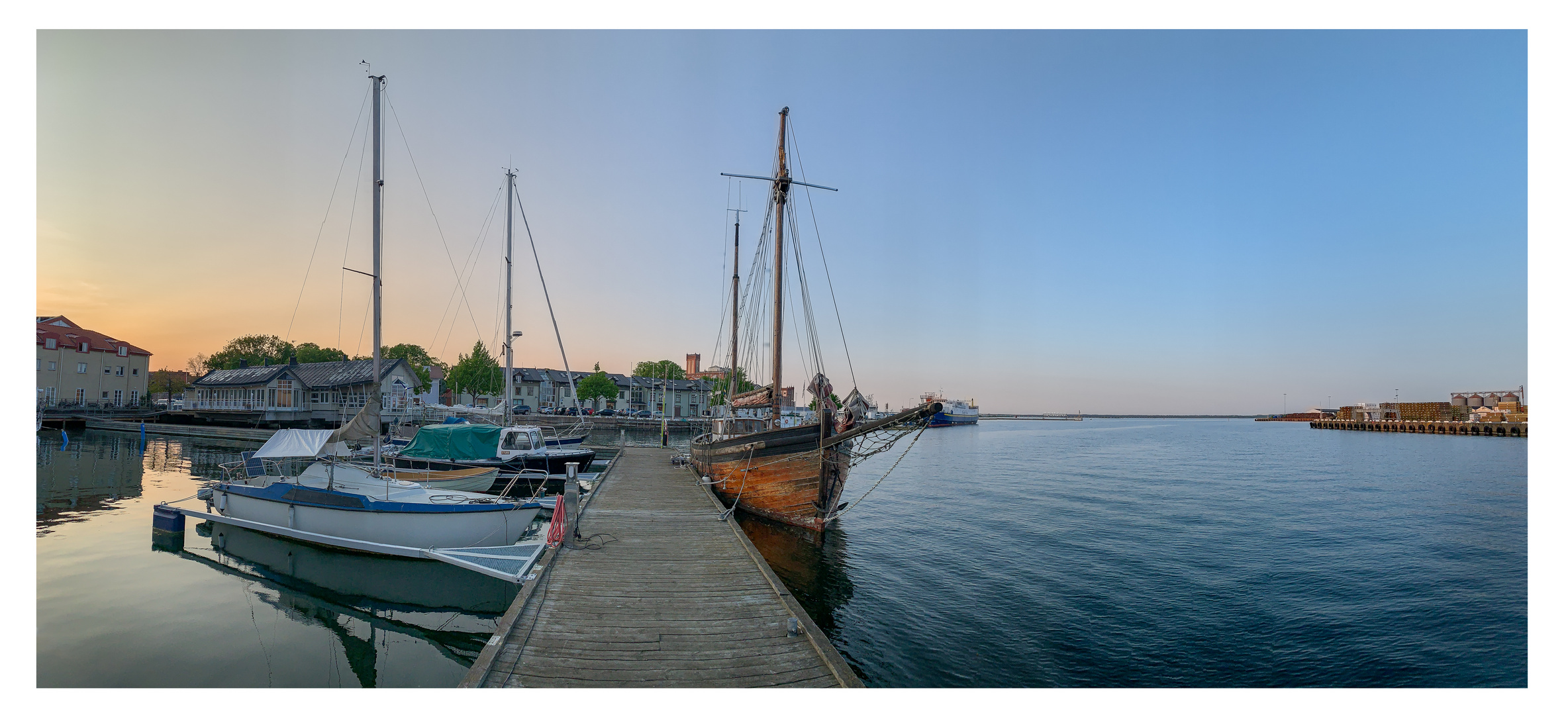 Sonnenuntergang im Hafen von Kalmar