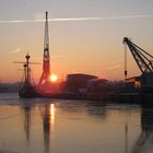 Sonnenuntergang im Hafen von Lübeck