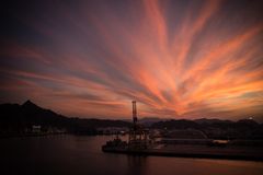 Sonnenuntergang im Hafen von Muscat (Oman)