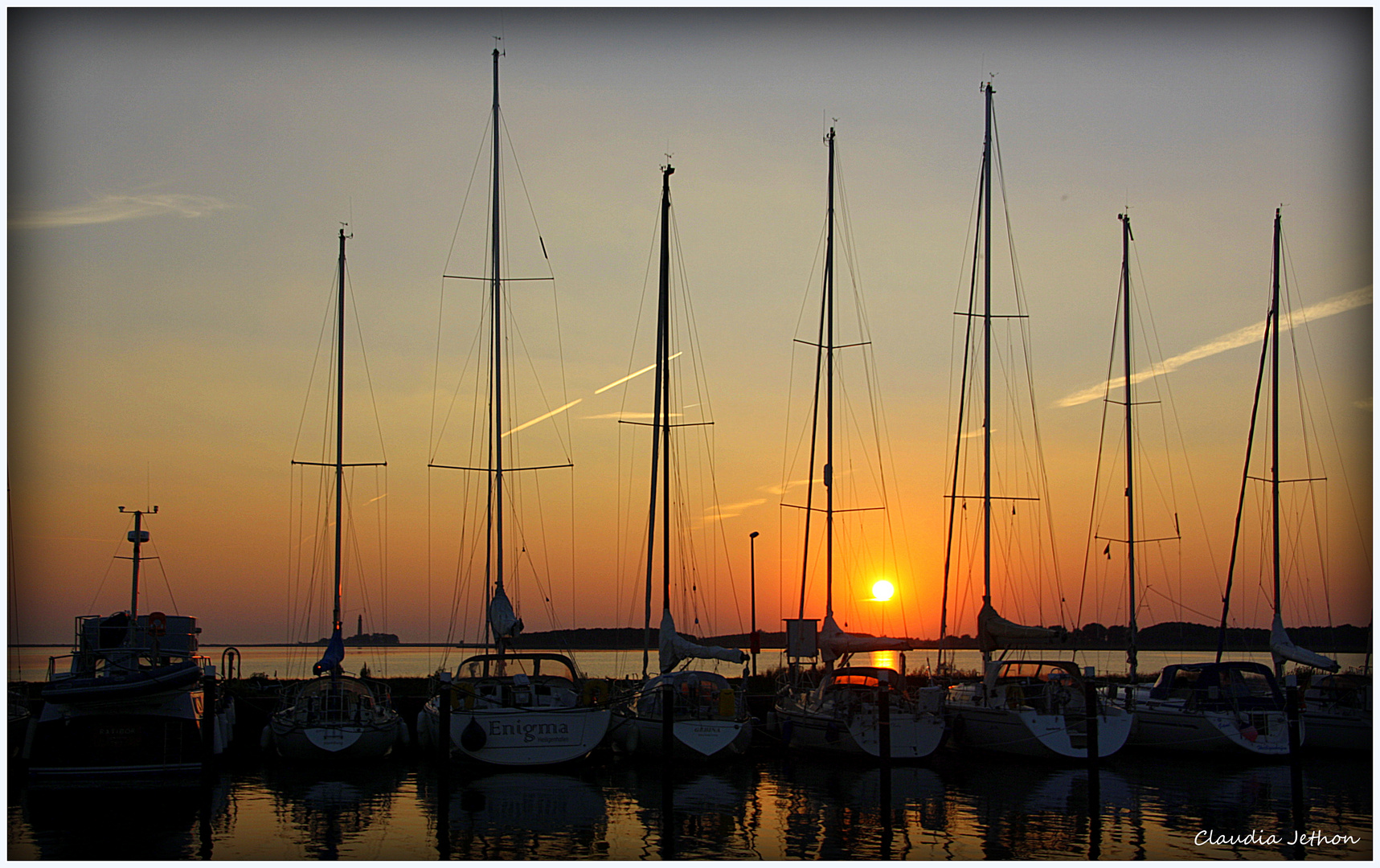 Sonnenuntergang im Hafen von Orth / Fehmarn