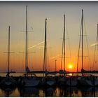 Sonnenuntergang im Hafen von Orth / Fehmarn