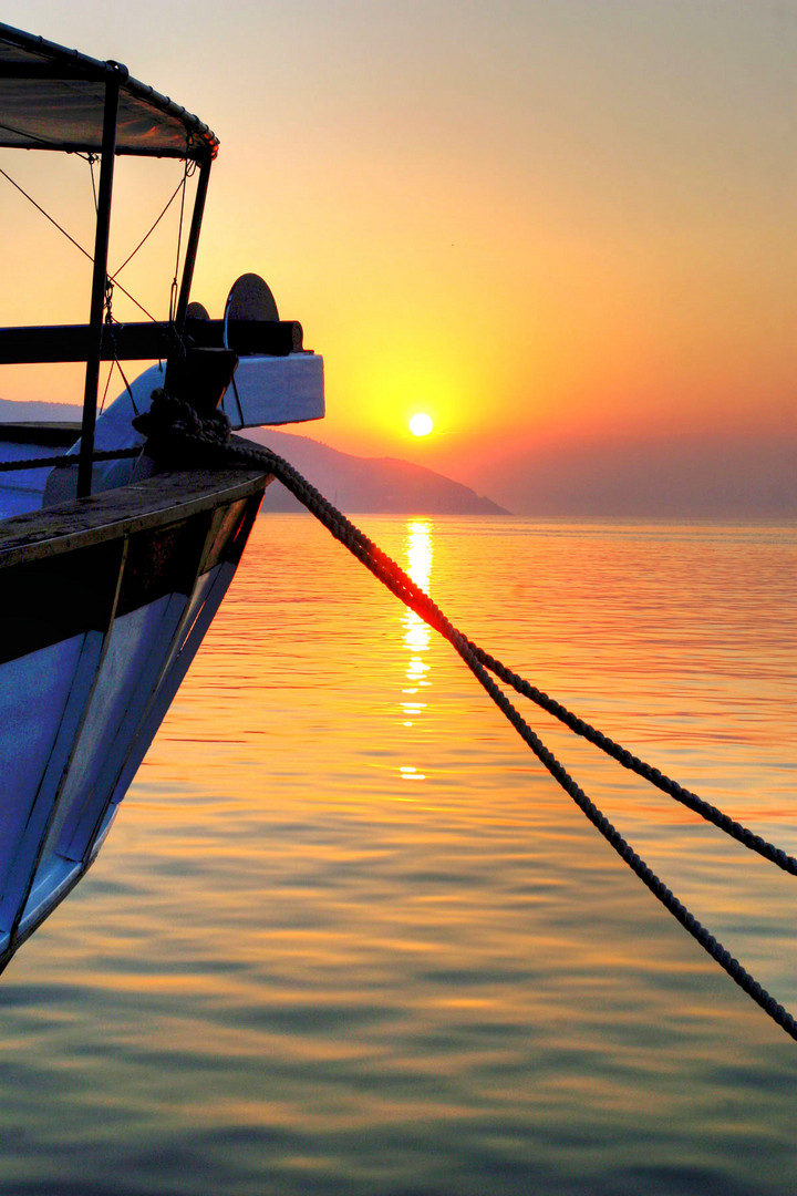 Sonnenuntergang im Hafen von Thassos