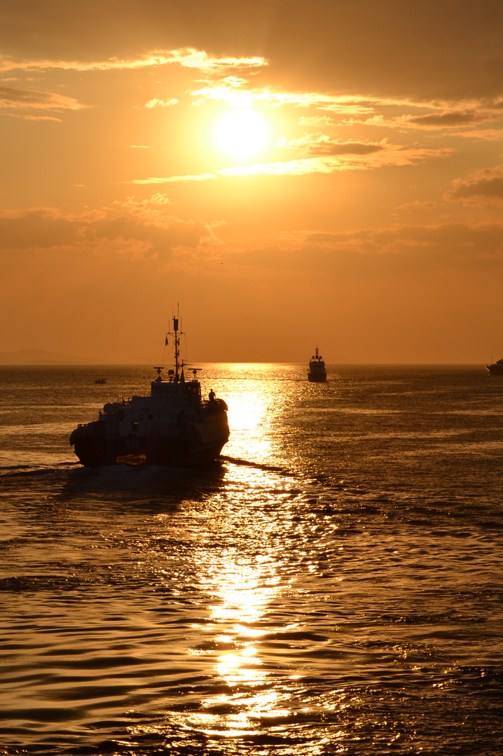 Sonnenuntergang im Hafen von Zadar