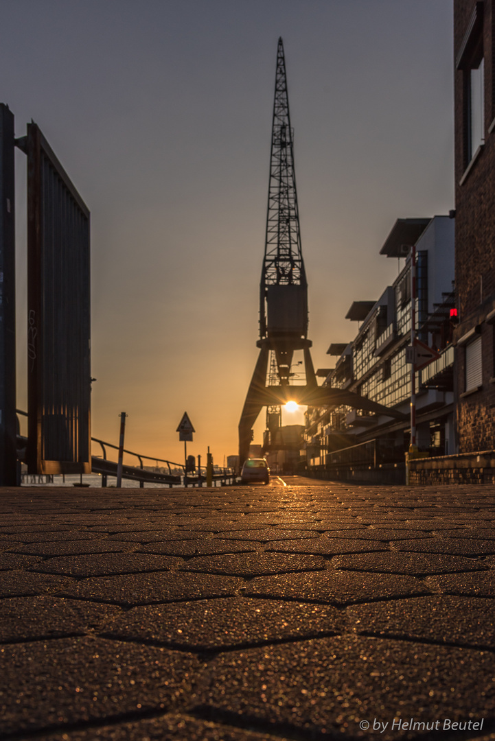 Sonnenuntergang im Hamburger Hafen