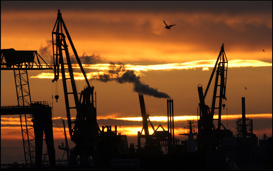 Sonnenuntergang im Hamburger Hafen