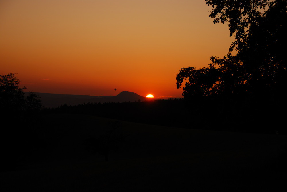 Sonnenuntergang im Hegau 2