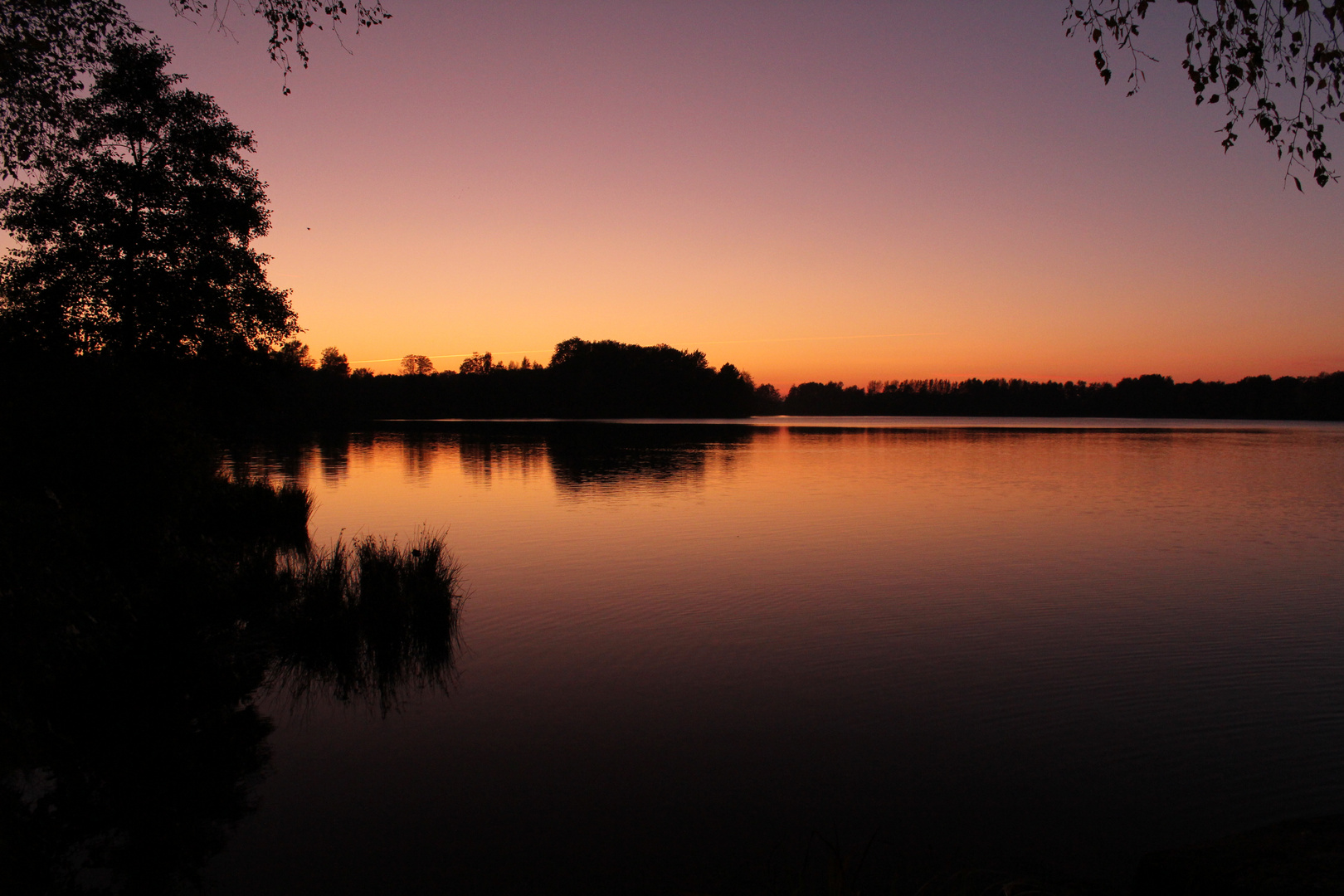 Sonnenuntergang im Herbst am See...