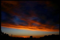 Sonnenuntergang im Herbst über Bayern