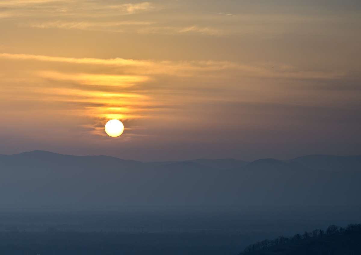 Sonnenuntergang im Kaiserstuhl mit Blick Vogesen