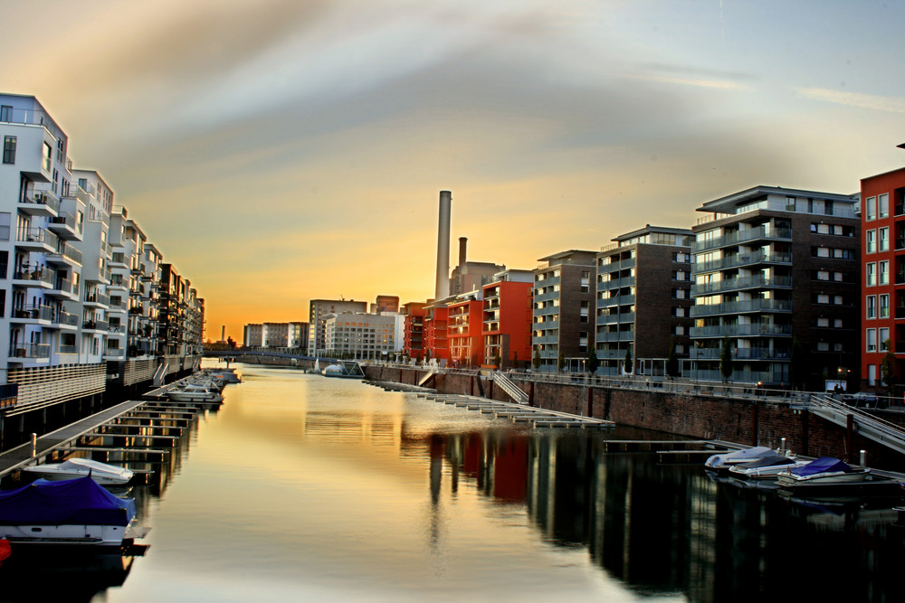 ~ Sonnenuntergang im kleinen Hafen ~