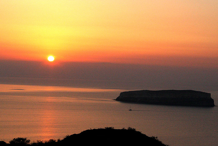 SONNENUNTERGANG IM KRATER SANTORIN