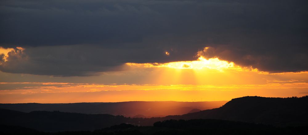 Sonnenuntergang im Moseltal