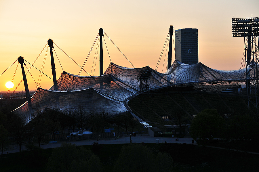 Sonnenuntergang im Münchner Olympiapark